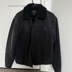 Forever 21 Sherpa lined black jacket Size men’s small