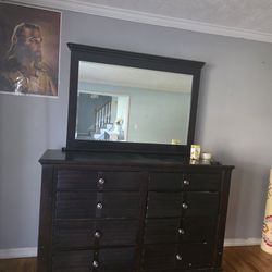 Drawer dresser