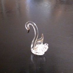 Vintage Small Handblown Glass Art Swan Figurine 