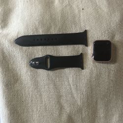 Rose Gold SERIES 5 APPLE WATCH COMES WITH WRISTBAND/ NO CHARGER