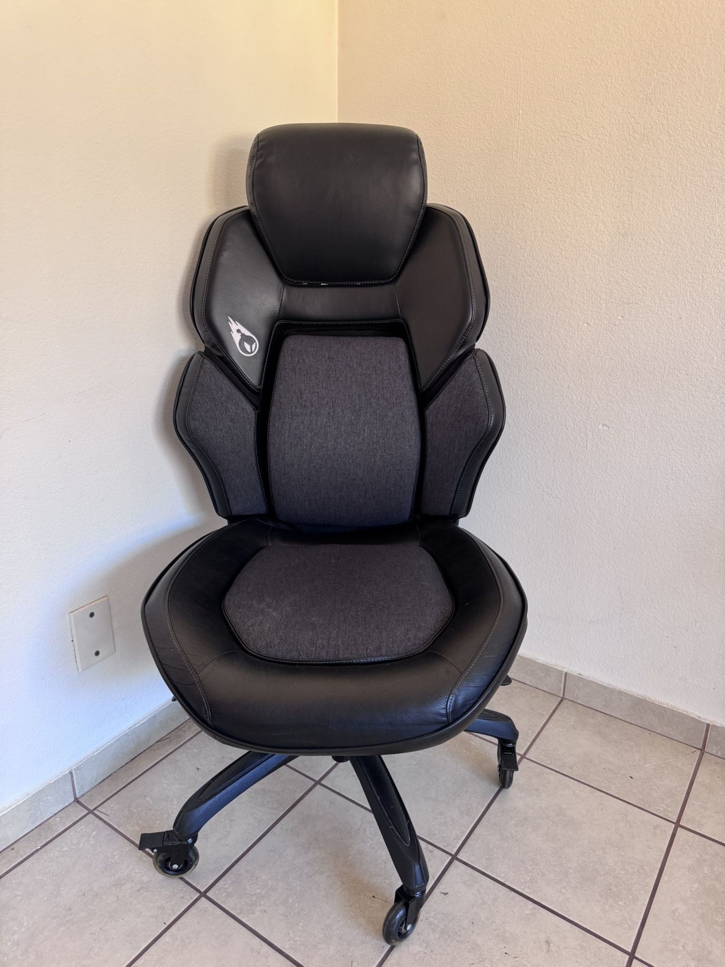 Desk/Gaming Chair
