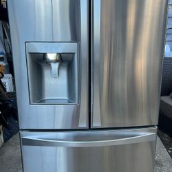 2017 Kenmore Elite Refrigerator With New Compressor 
