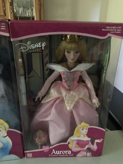 Disney 16’ Princess Porcelain Dolls. 2002. Never removed from box. Aurora, Cinderella, Snow White, Belle, and Jasmine.