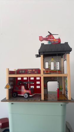 Hape International firehouse