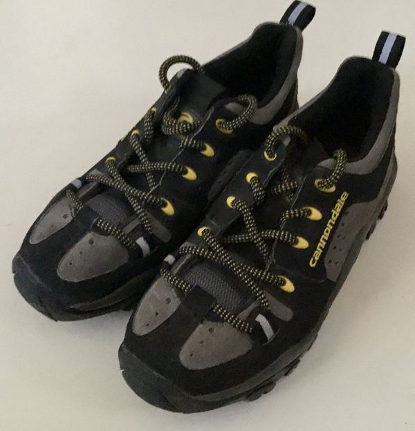 WOMENS CANNONDALE MOUNTAIN BIKE SHOES for Sale in San Diego, CA - OfferUp