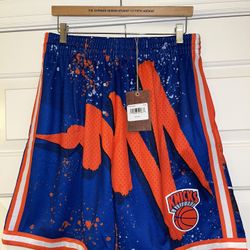 mens sz L brand new Knicks Mitchell & Ness shortS