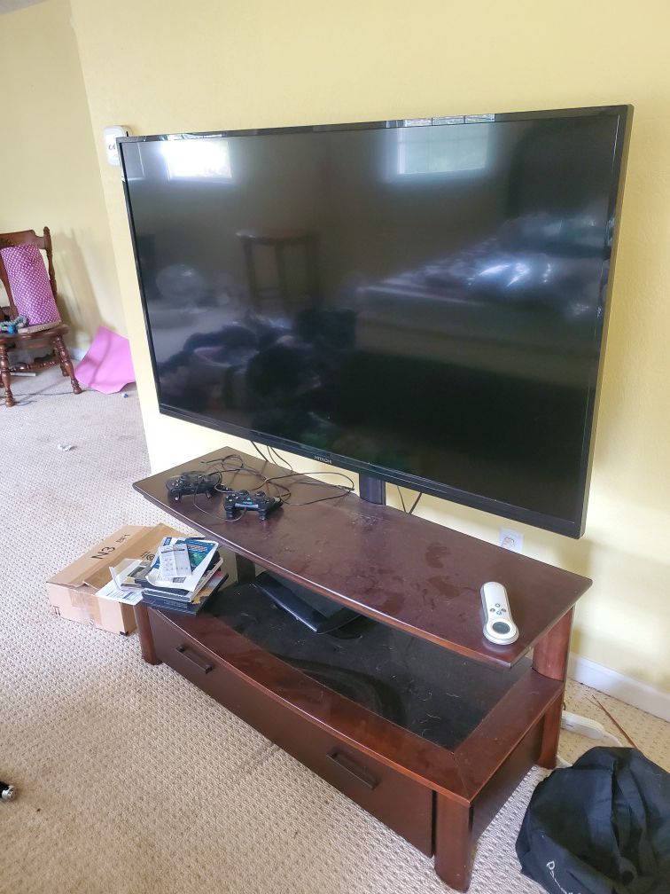Hitachi 52' flat screen WITH/WITHOUT Stand