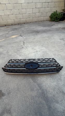 2020-2022 Ford Explorer front bumper grille OEM