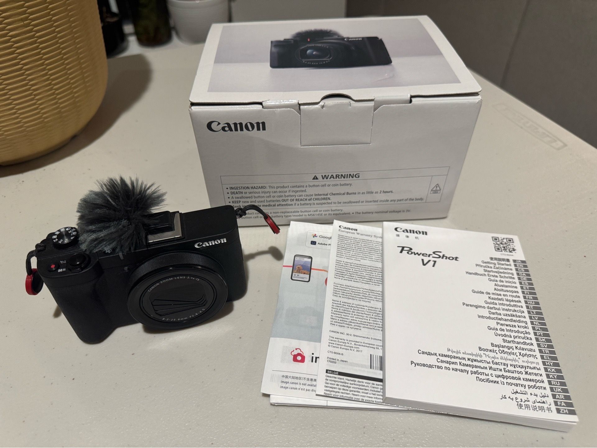 CANON Powershot V1