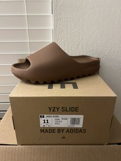 NEW adidas YEEZY SLIDE Size US11 FLAX 