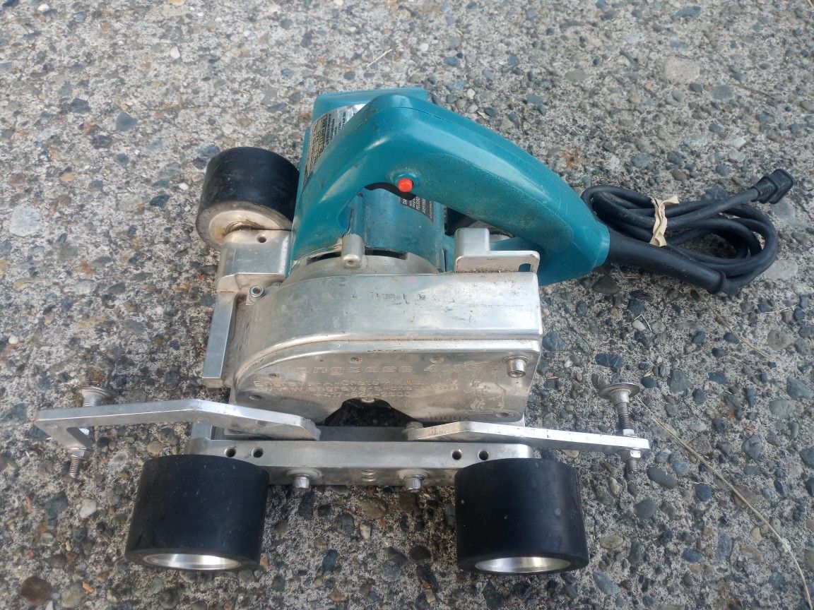 Mongoose 411 Decorative Concrete Engraving System Excellent Condition Makita Saw with Diamond Blade. Pick Up Fremont. No Low Ball Offers. No Trades 