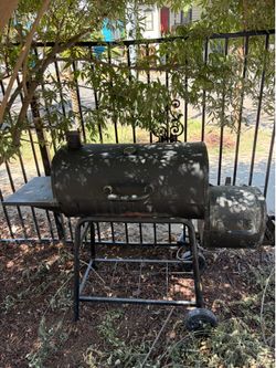 Offset Barrel Charcoal Smoker Grill