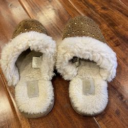 UGG Slippers Kids Size 2