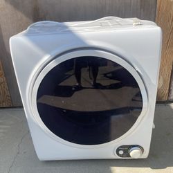 Magic Chef Compact Electric White MCSDRY15W 1.5 cu. ft. Laundry Dryer