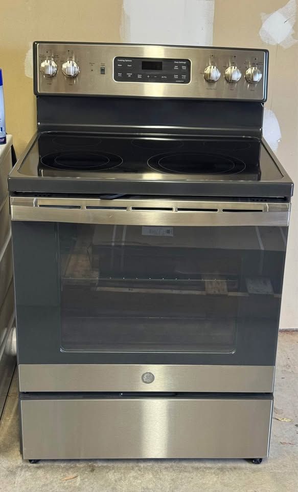 GE 30 Inch Freestanding Electric Range with 5 Element Burners