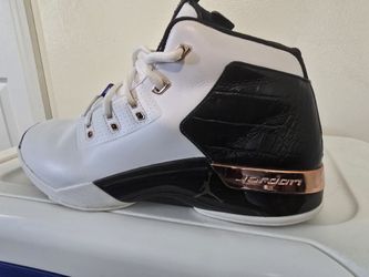 AIR JORDAN 17 PLUS RETRO SIZE 10.5