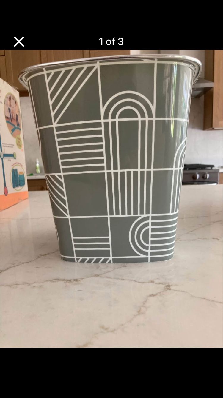 Waste Basket. Barely Used.