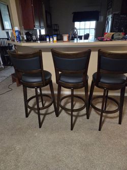 4 bar stools ( 4th one still in box)