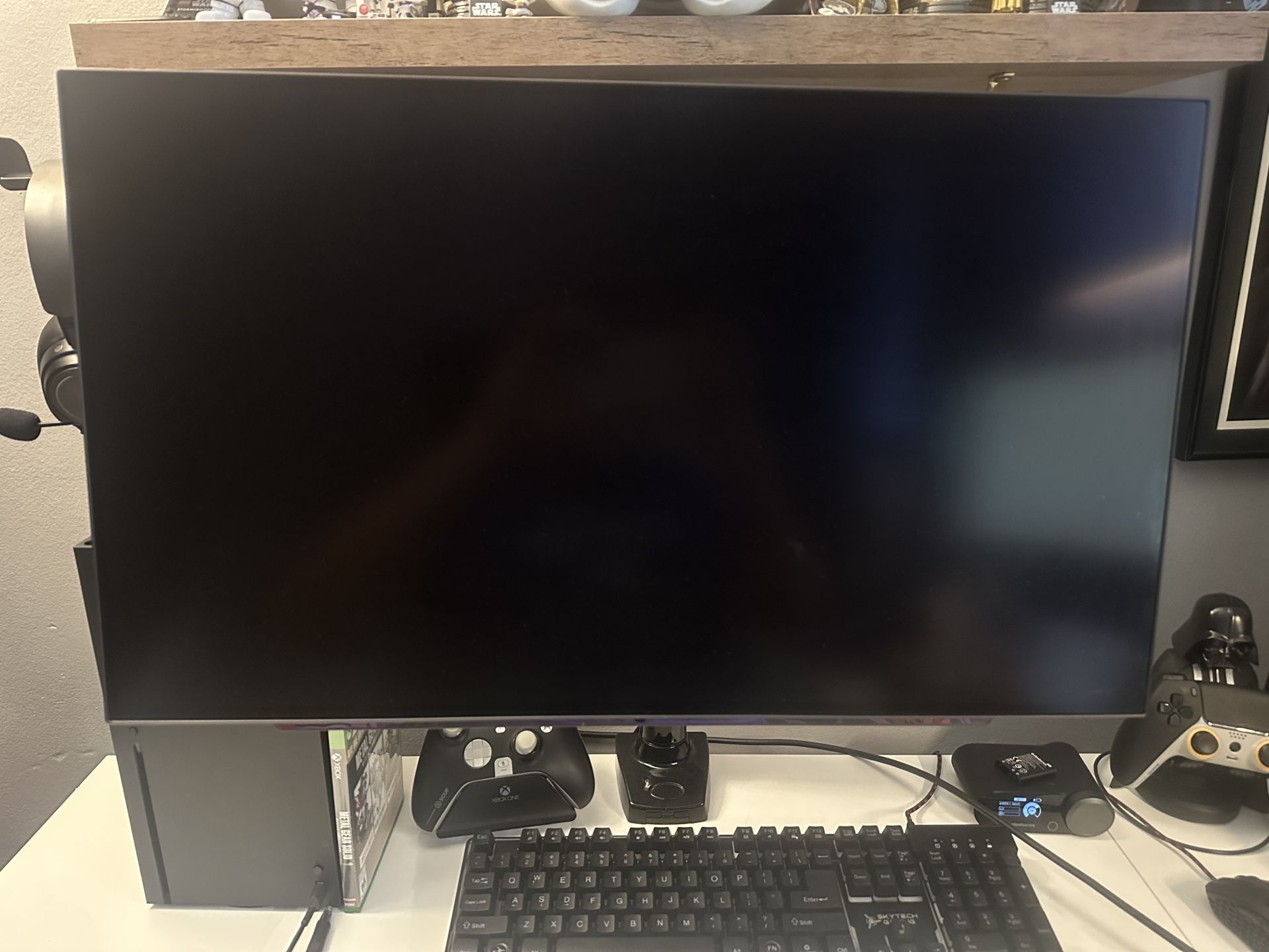 LG - UltraGear 27" OLED QHD 2K 240Hz 0.03ms FreeSync and NVIDIA G-SYNC Compatible Gaming Monitor with HDR10 - Black