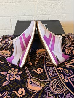 Woman’s shoe size 8