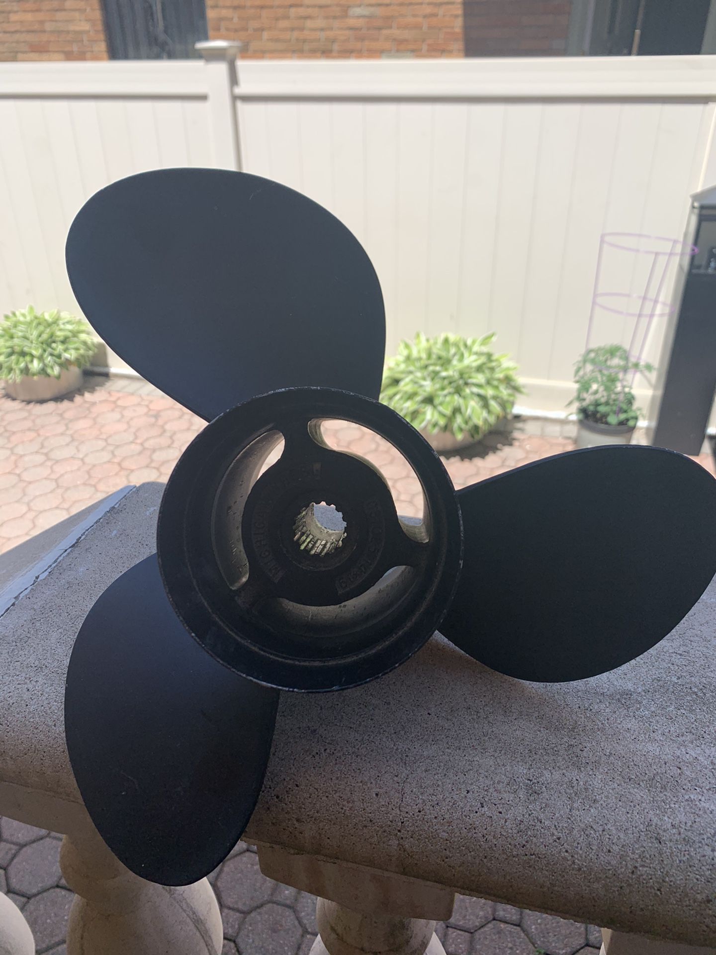 Michigan wheel propeller 14 x 19P 031025