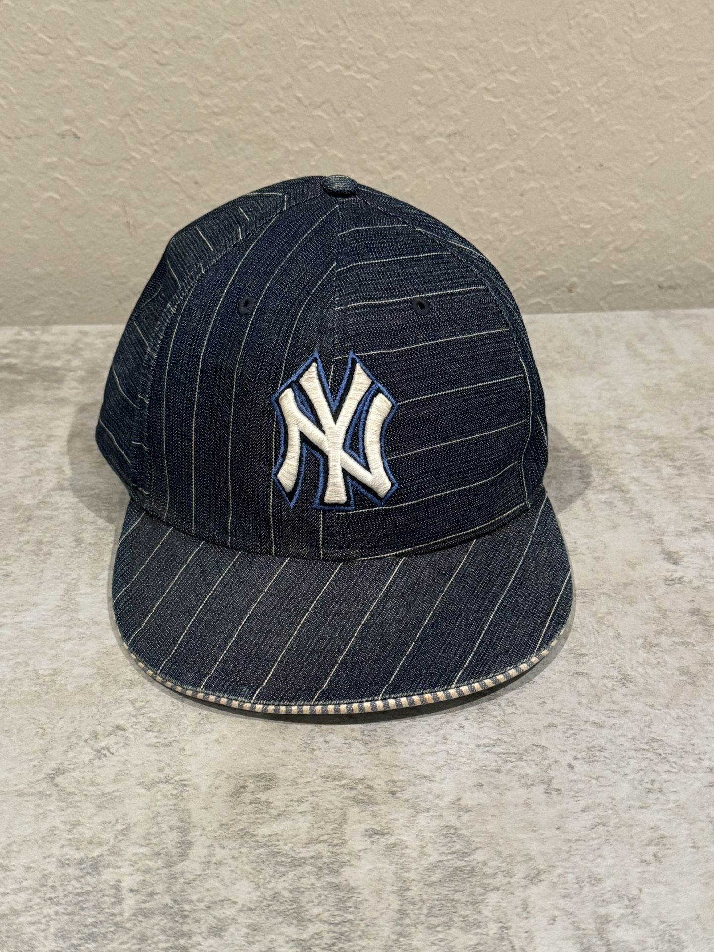 New Era 59Fifty Hat 7 5/8 Men New York Yankees Blue White Pinstripe Fitted Cap