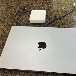 apple macbook pro 14 inch M1 512 ssd 16 gb ram 