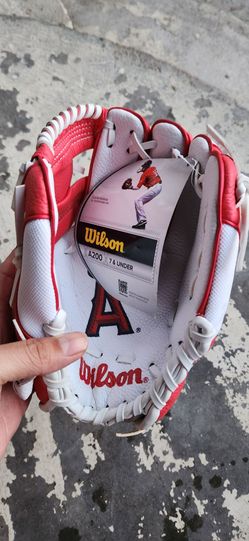 Children's MLB Wilson baseball glove Angels