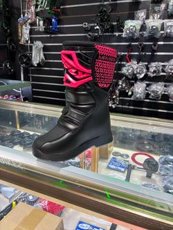 Dirtbike boots