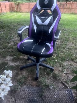 Vonesse Gaming Chair (Purple)