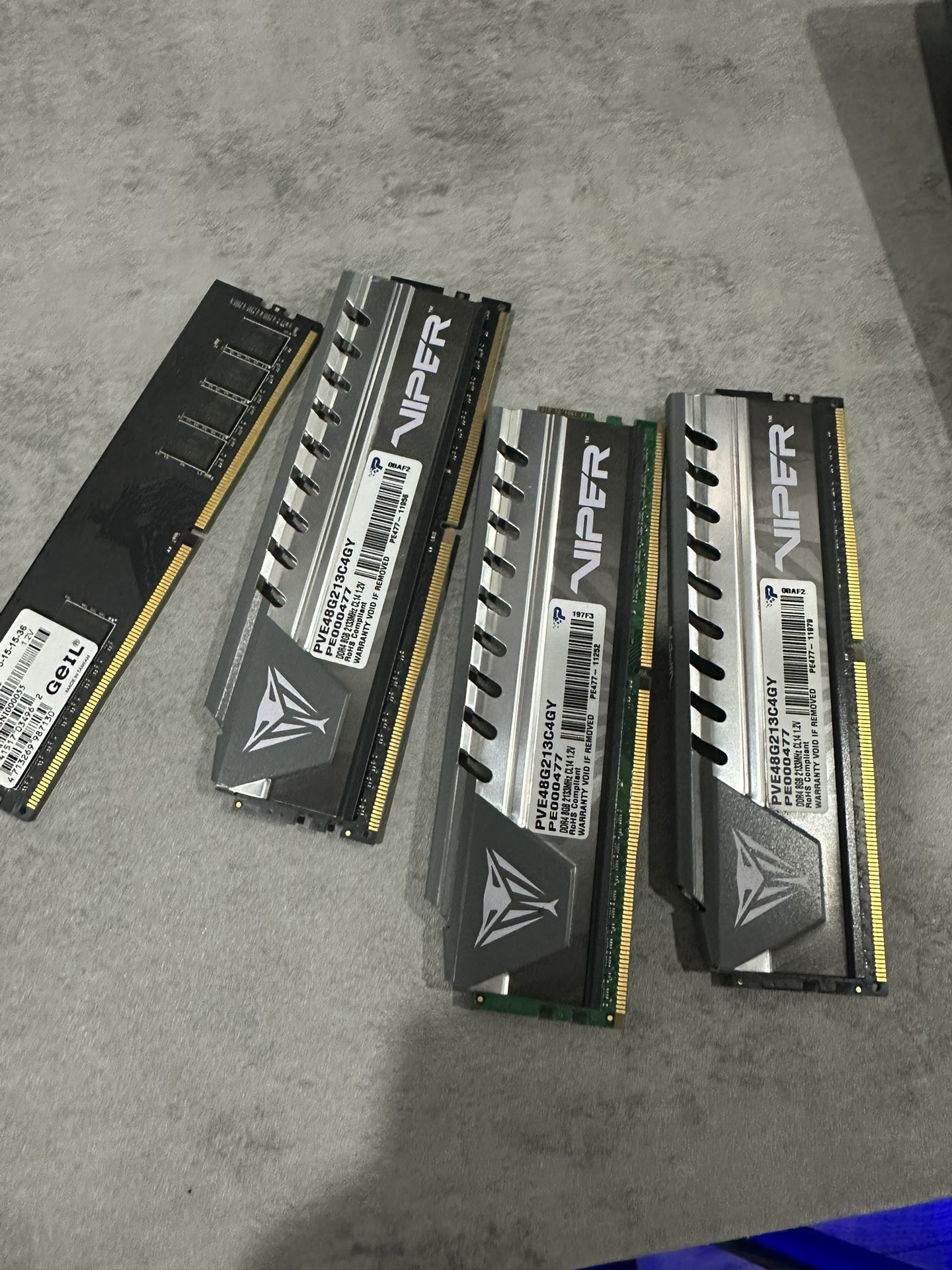DDR4 8GB RAM STICKS