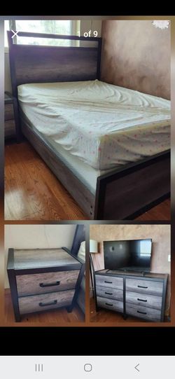 Full size bedroom set. With/without mattress/box spring. Delivery possible.