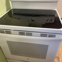 White Glass Top Electric Stove 