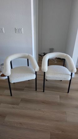 2 New York Modern Boucle Upholstered Dining Chair