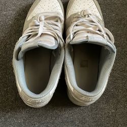 Size 8 dunks Used A Little Strain And But Crease