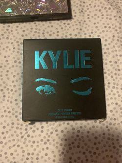 Kylie eyeshadow palette