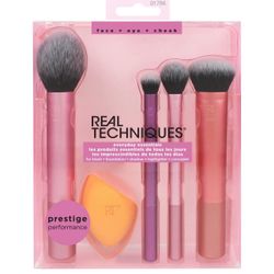 Real Techniques Everyday Essentials Kit.