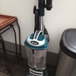 Shark Vacum