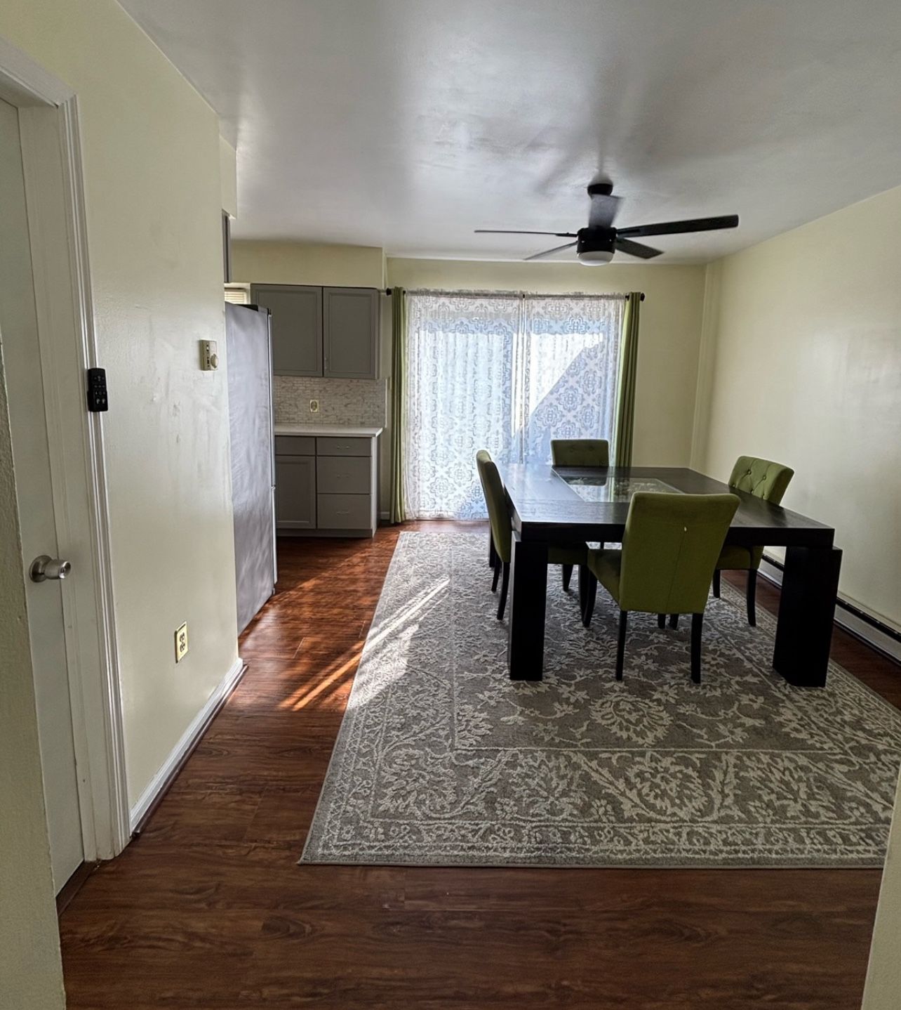 Raymour and Flagain Japanese & Italian Dining Table