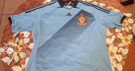 Adidas Spain away jersey size XL