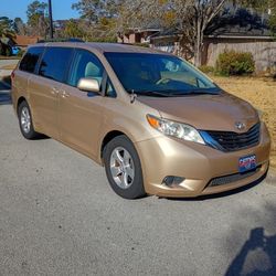 2012 Toyota Sienna