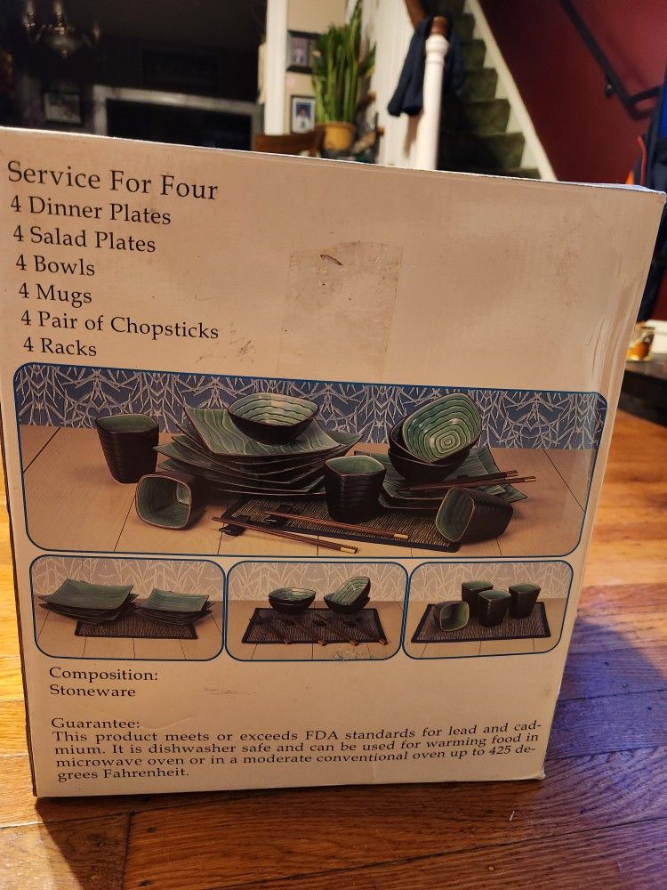 Green Square China Set