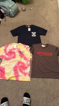 Gallery shirts size medium