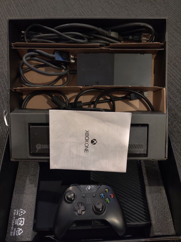 Xbox One (Day One Edition)