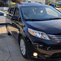 2012 Toyota Sienna