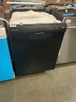 Frigidaire FDPC4314AB Front Control Built-In Dishwasher (Open-Box / Scratch & Dent)