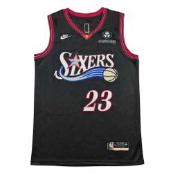 LeBron James Jersey Men’s Size Large