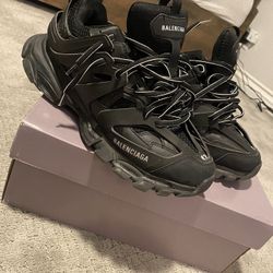 Balenciaga Track Runner!! VERY NEGOTIABLE!!