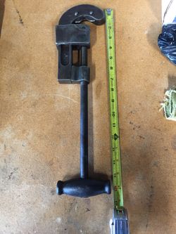 Old vintage pipe cutter