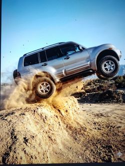 2002 Mitsubishi Montero